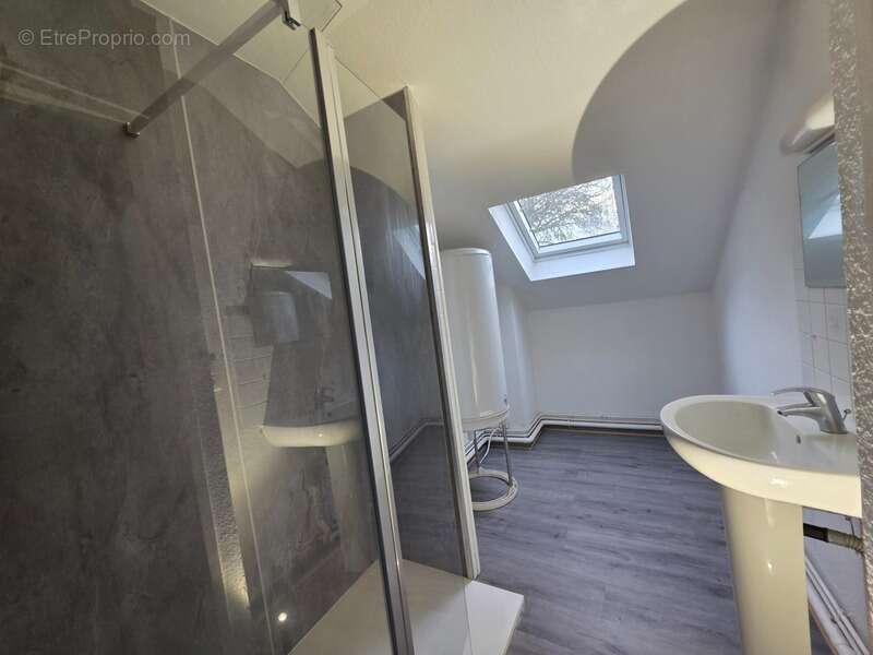 Appartement à SAINT-SORNIN-LEULAC