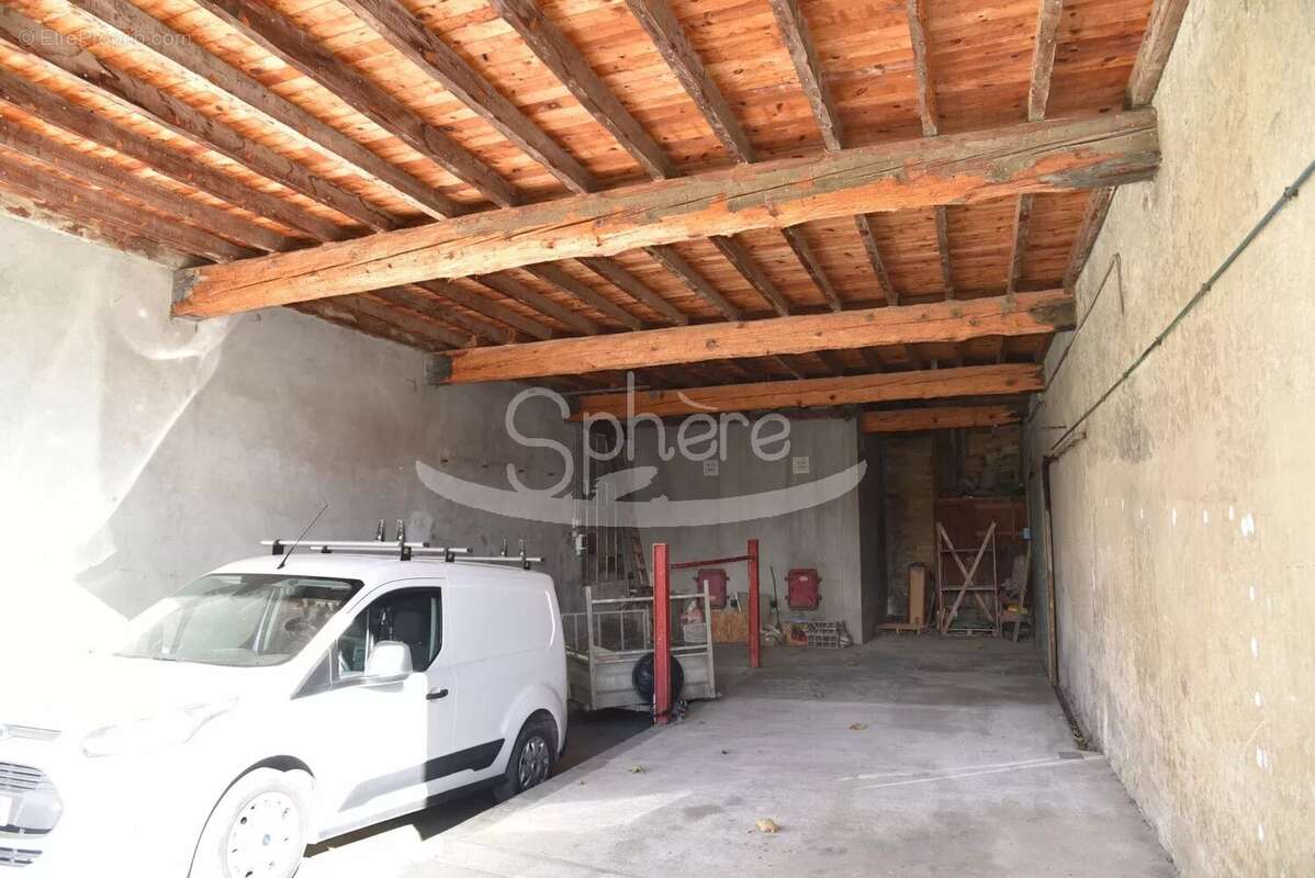 Commerce à VILLELONGUE-D&#039;AUDE