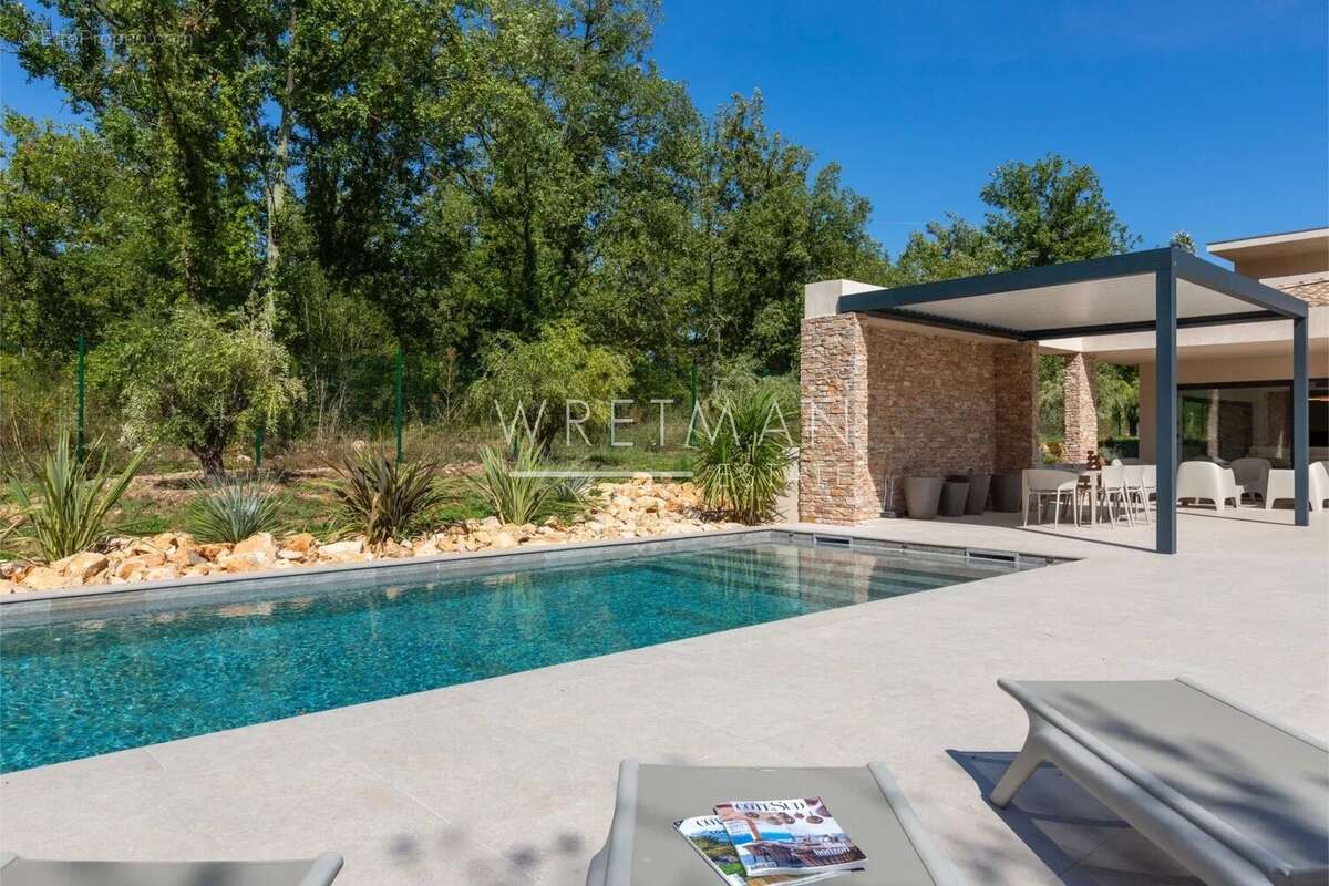 Maison à TOURRETTES