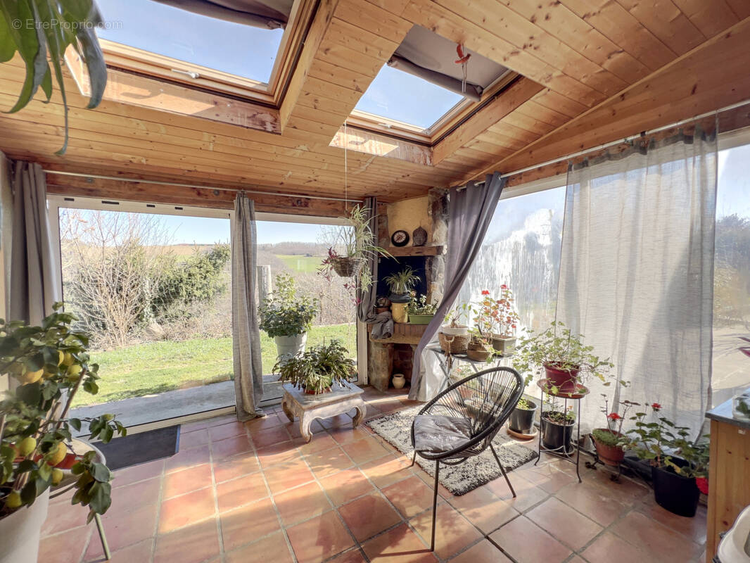 Maison à SAINT-ROMAIN-DE-LERPS