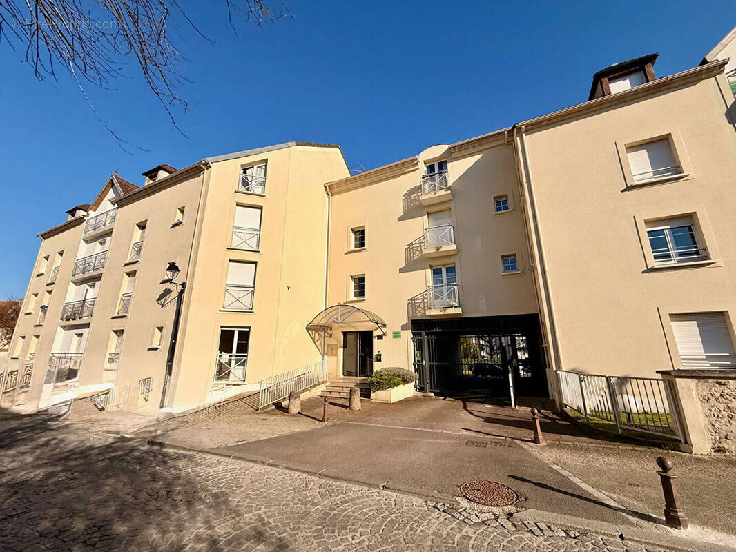 Appartement à BRIE-COMTE-ROBERT