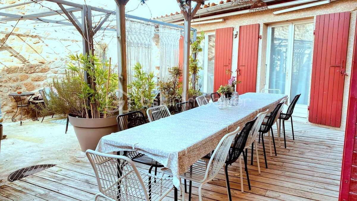 Maison à SAINT-CYR