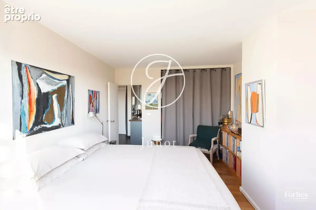 Paris 18e - LAMARCK CAULAINCOURT - Appartement à vendre - 34.21m² loi Carrez - Terrasse - Jardin - Piscine. - photo 12