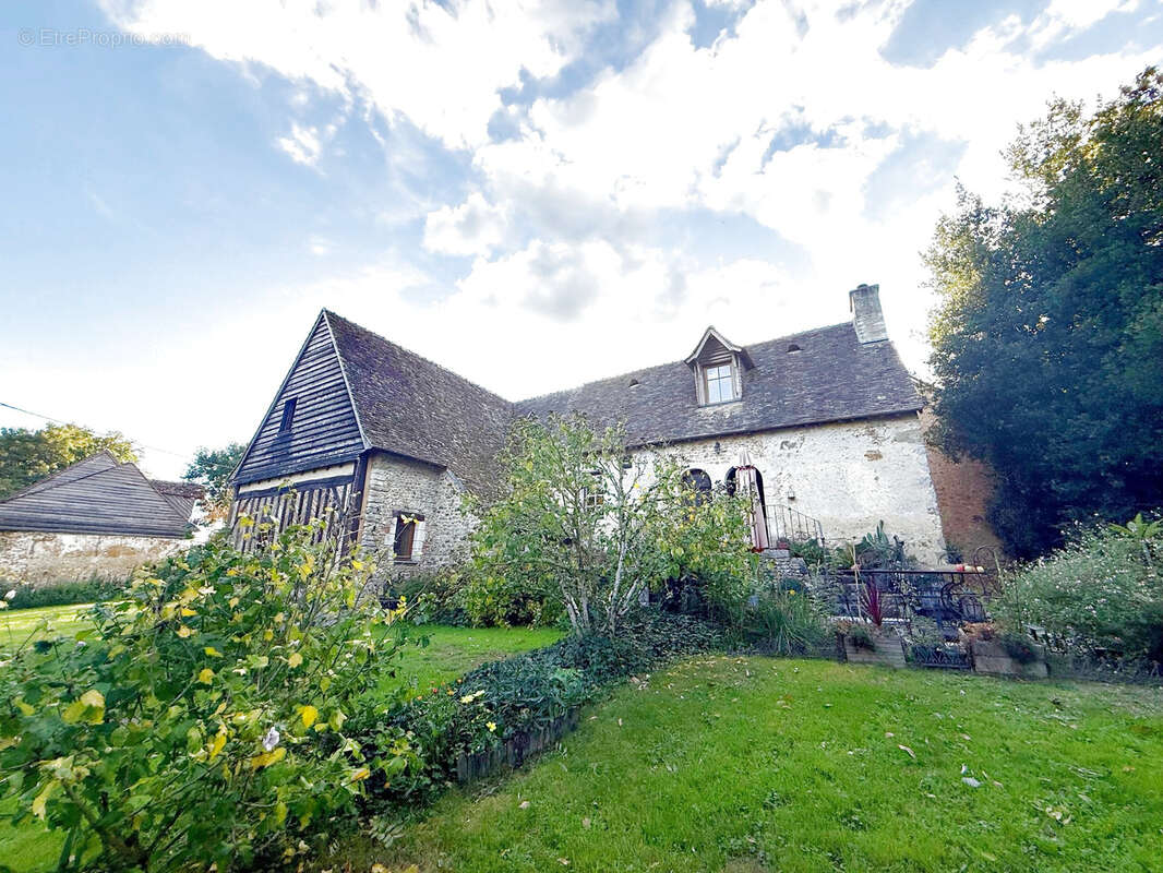 Maison à BONNETABLE