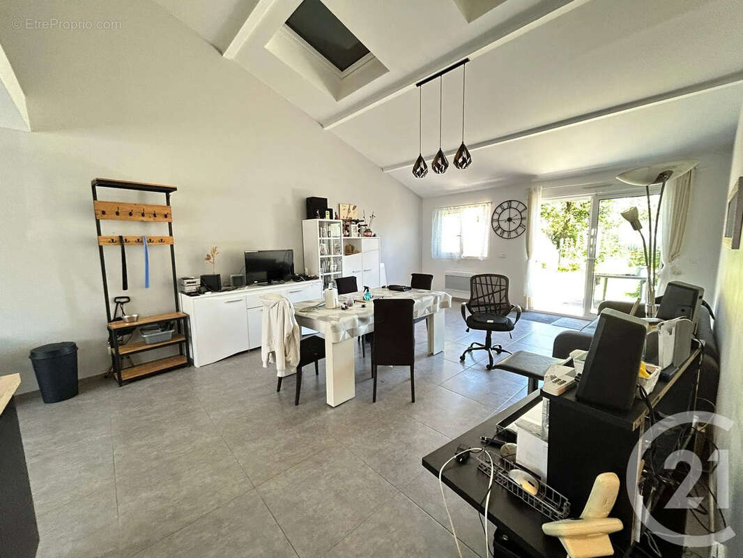 Maison 150 m² à Saint-Mard  - photo 5