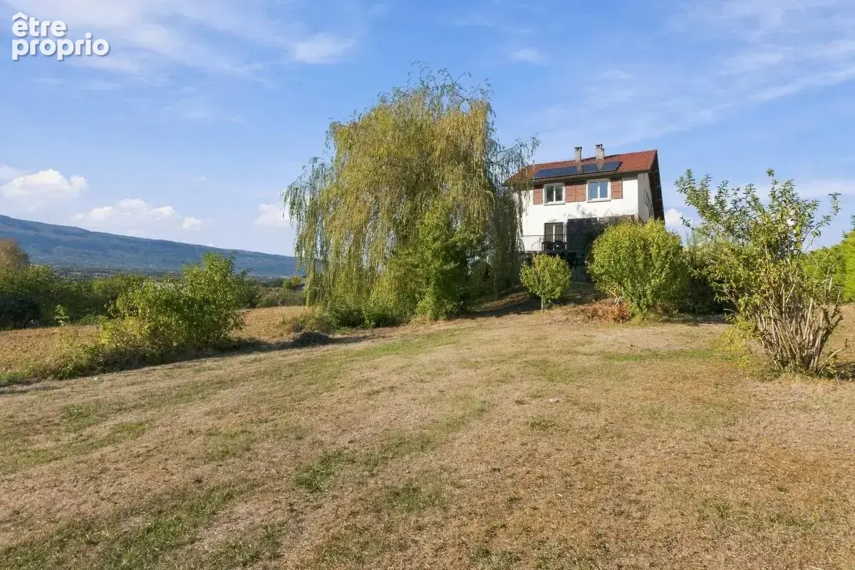 Maison à CHALLONGES