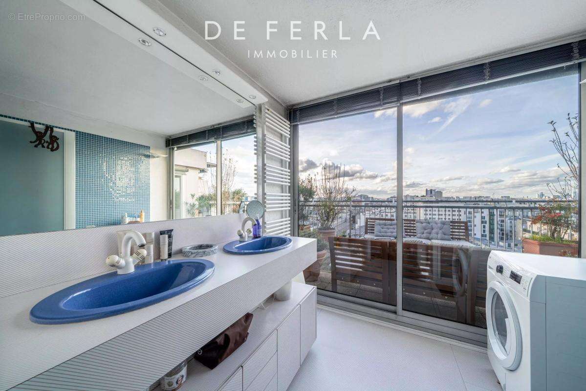 Appartement à PARIS-14E