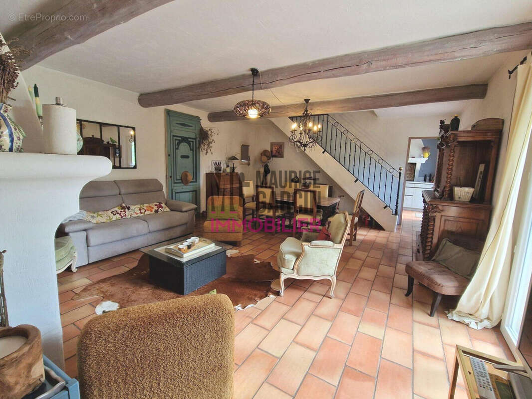 Maison à L'ISLE-SUR-LA-SORGUE