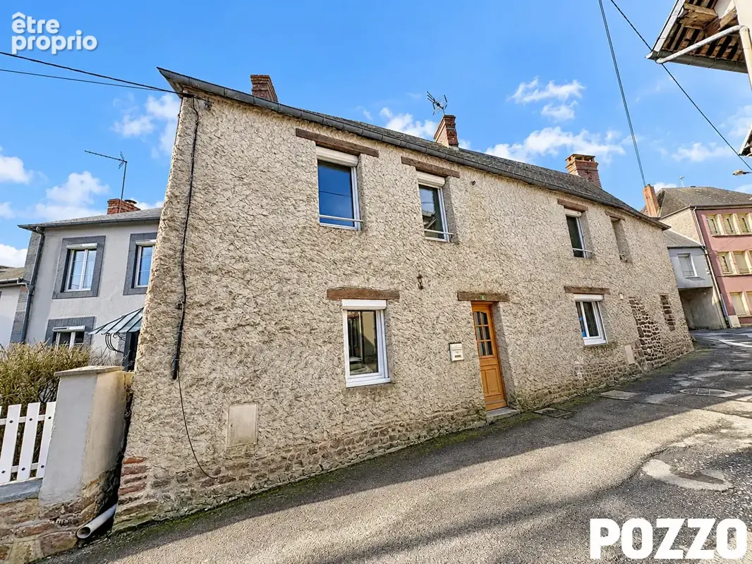 Maison à CERENCES