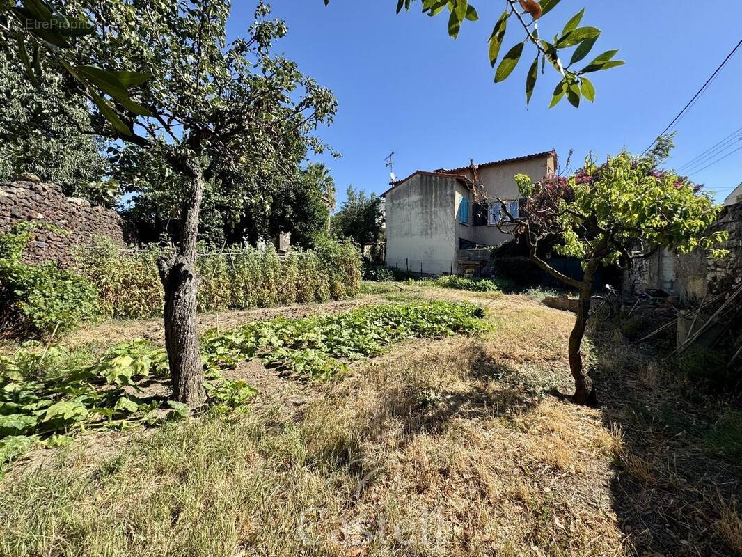 Terrain à POMEROLS