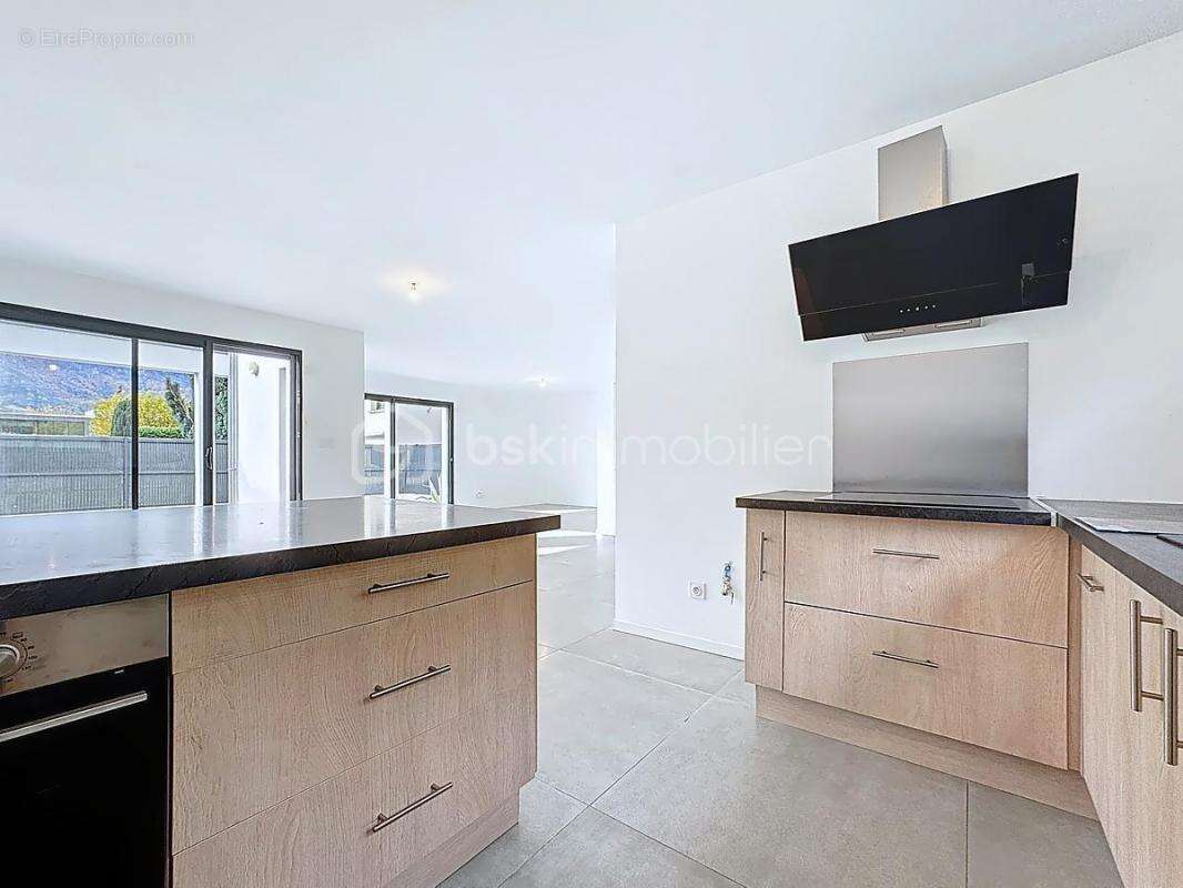 Maison à FONTANIL-CORNILLON