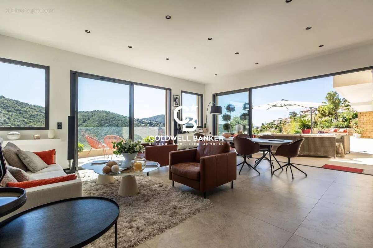 Maison à LA LONDE-LES-MAURES