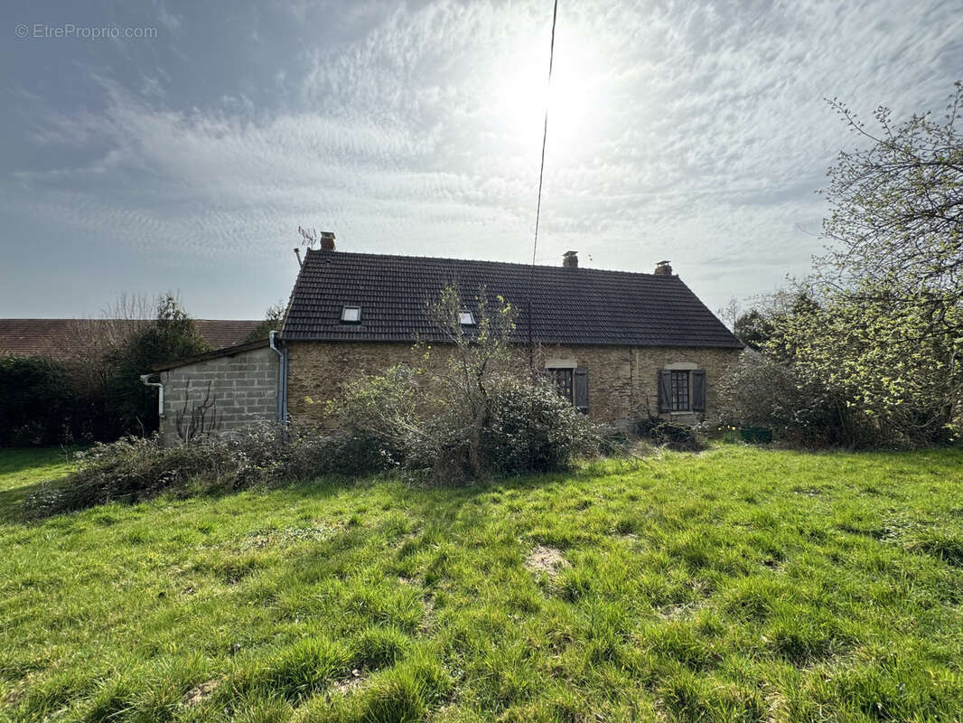 Maison à PREVERANGES