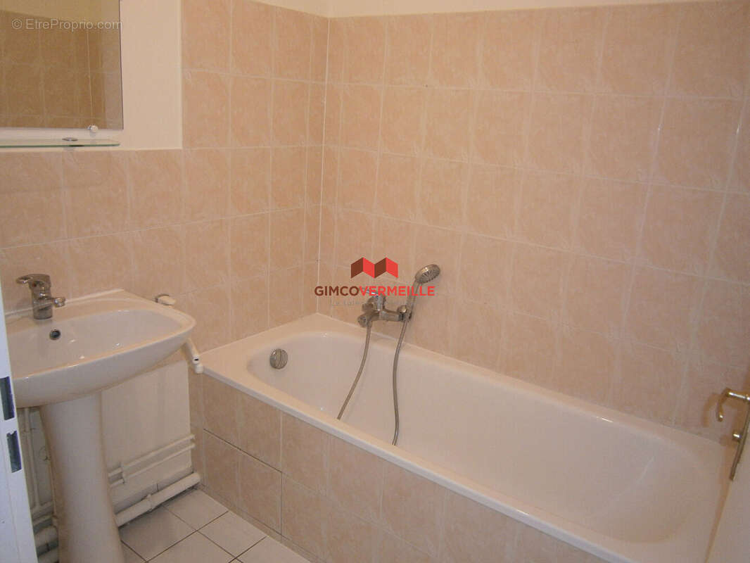 Appartement à VOISINS-LE-BRETONNEUX