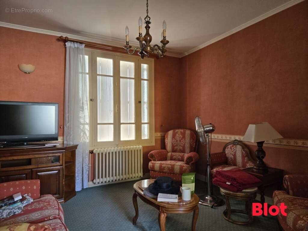 Maison 91 m² à Fougeres  - photo 4