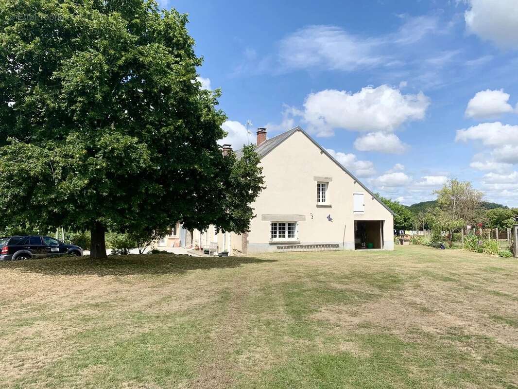 Maison à SAINT-YRIEIX-LES-BOIS