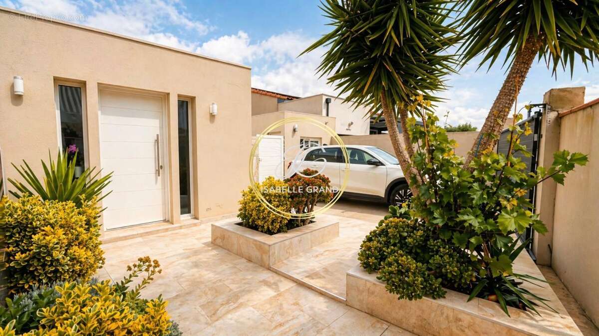 Maison à SAINT-ESTEVE