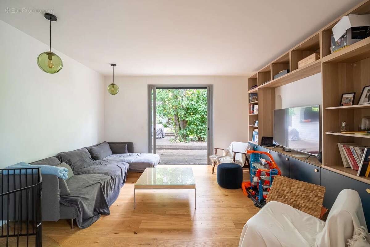 Maison à VILLENAVE-D'ORNON