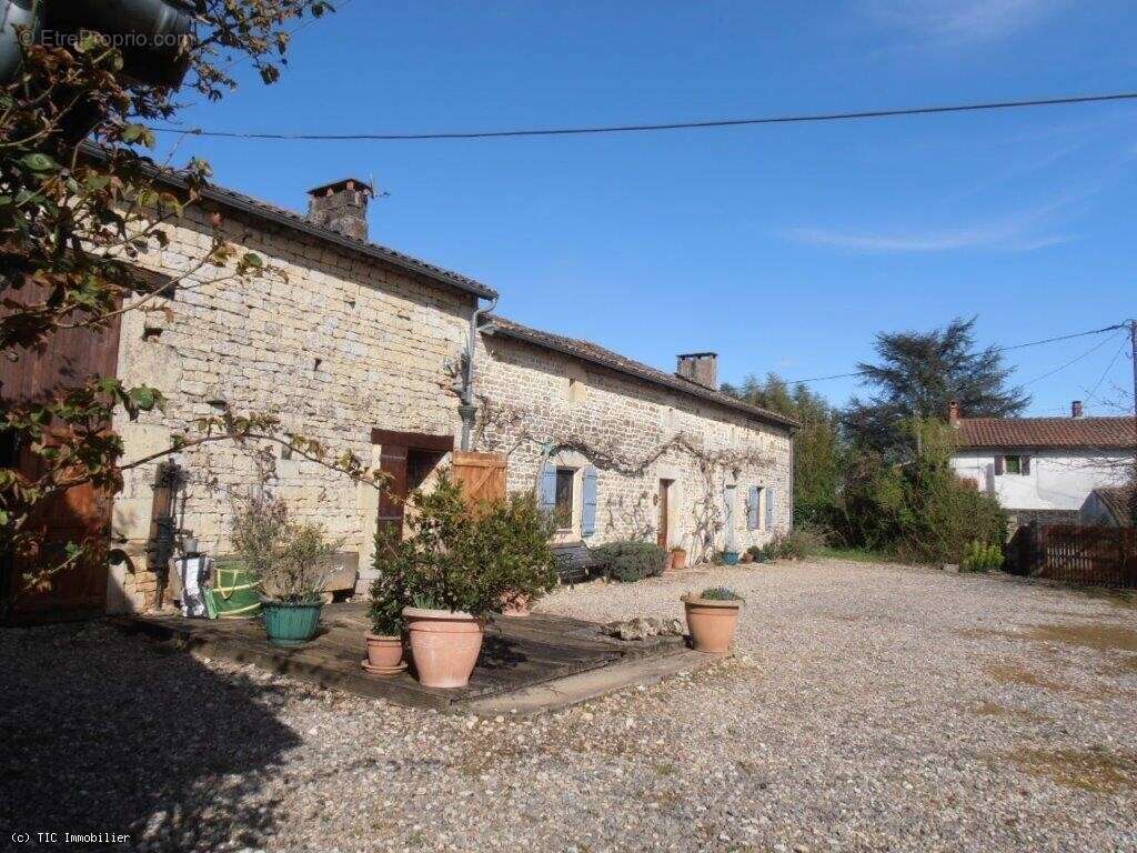 Maison à SAUZE-VAUSSAIS