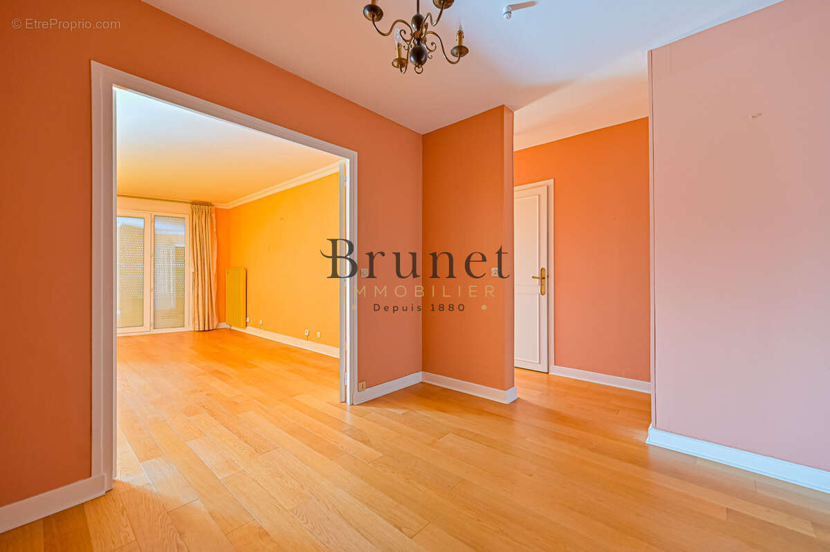 Appartement à SAINT-MAUR-DES-FOSSES