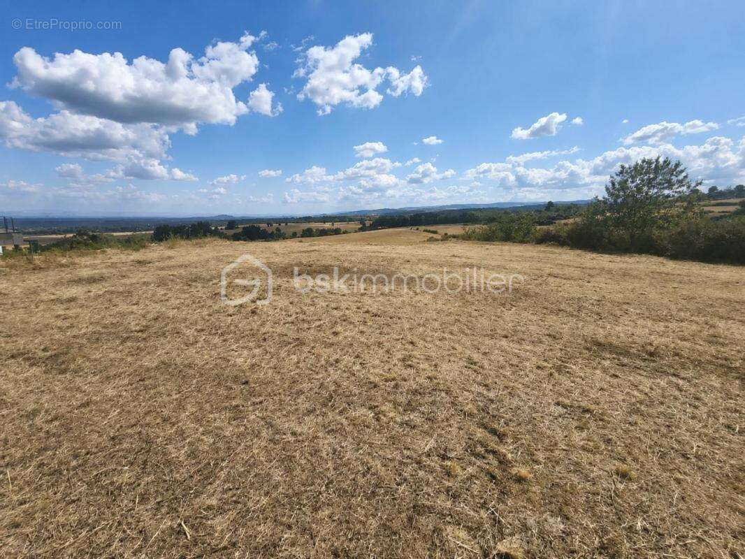 Terrain à bâtir avec vue panoramique – Un cadre de vie privilégié à Nollieux - photo 2