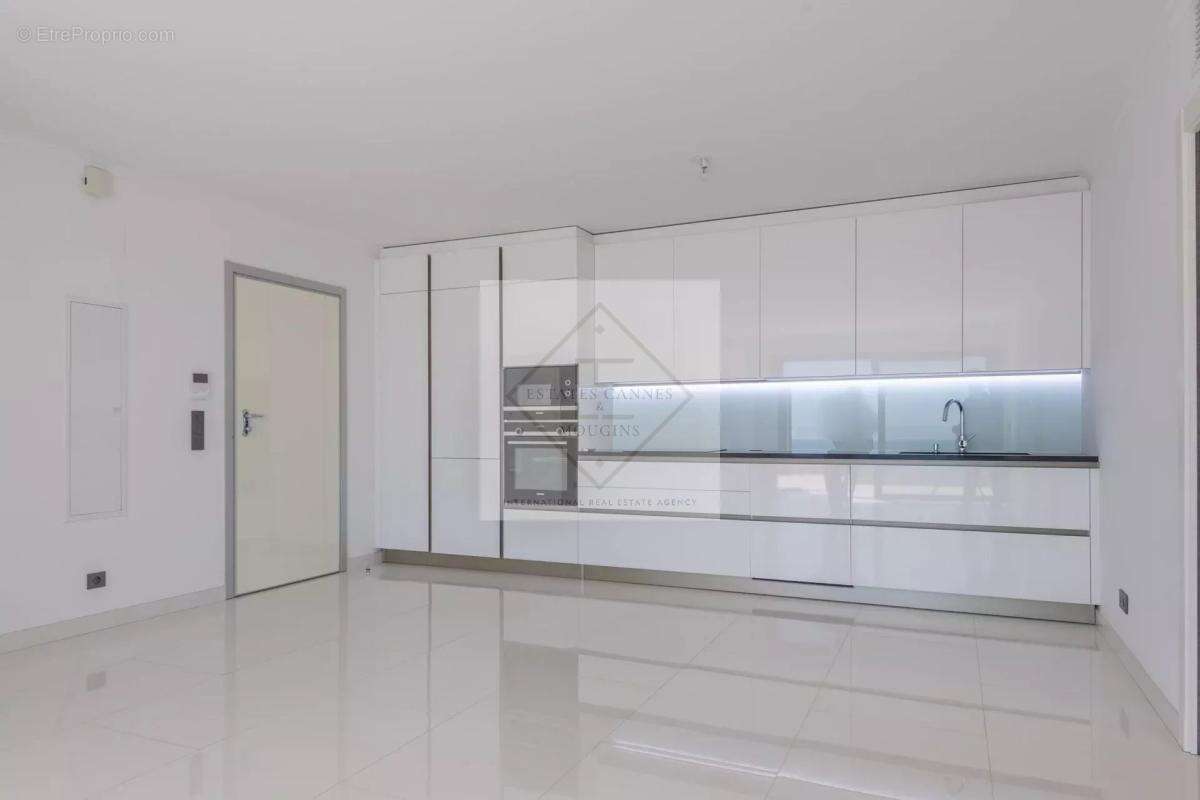Appartement à ROQUEBRUNE-CAP-MARTIN