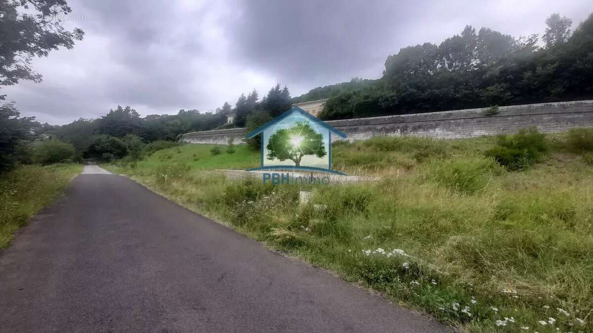 À SAISIR – Terrain viabilisé avec projet de maison familiale à Murat-le-Quaire - photo 4