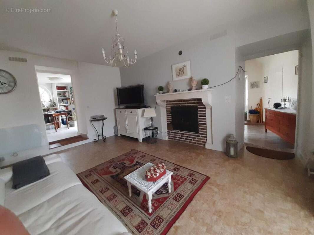 Maison 130 m² à Merigny  - photo 6