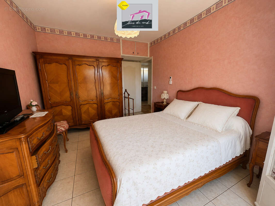 Maison de plain-pied de 139 m2 avec piscine sur une parcelle constructible de 2 710 m2 - photo 8