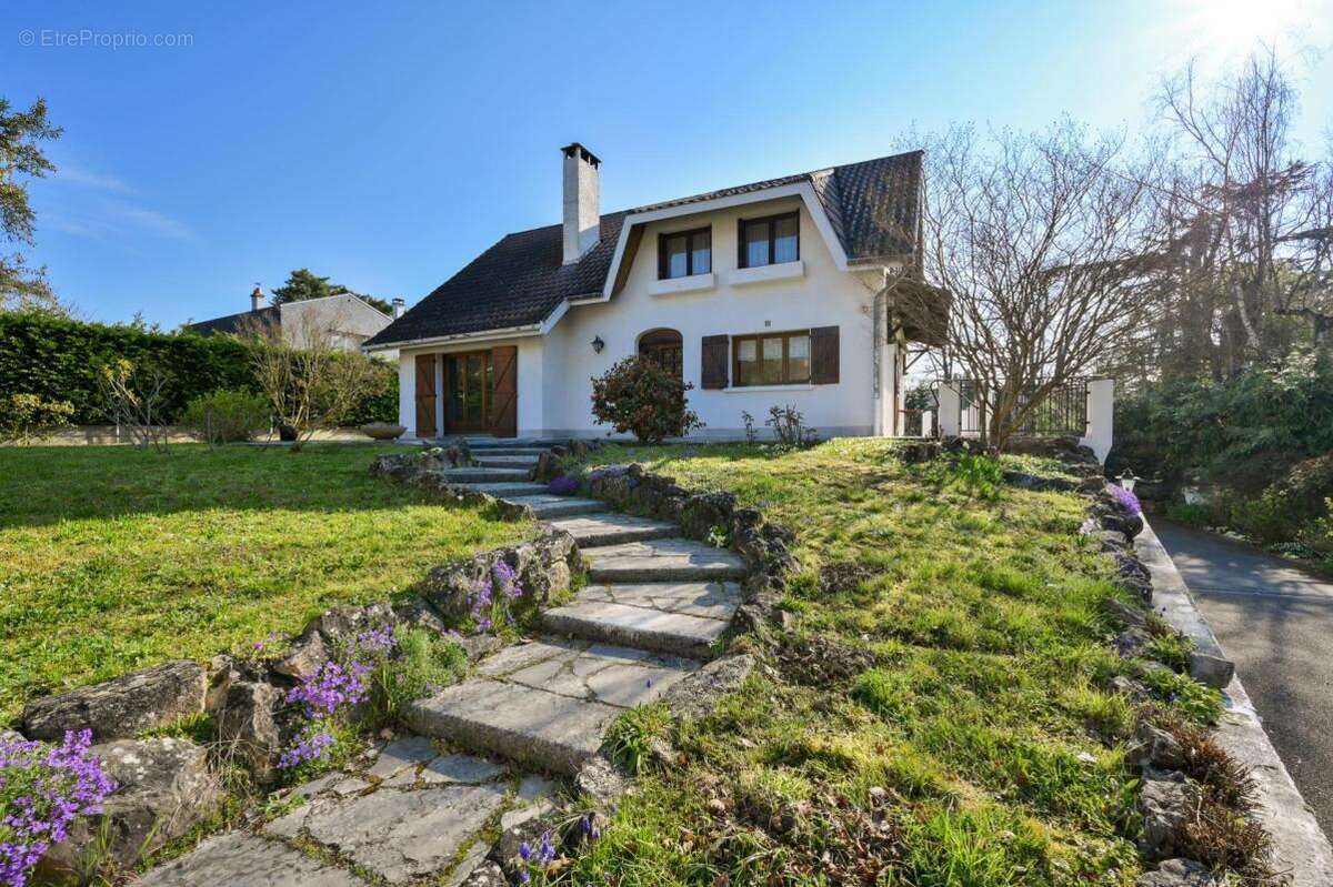 Maison à MARCY-L'ETOILE