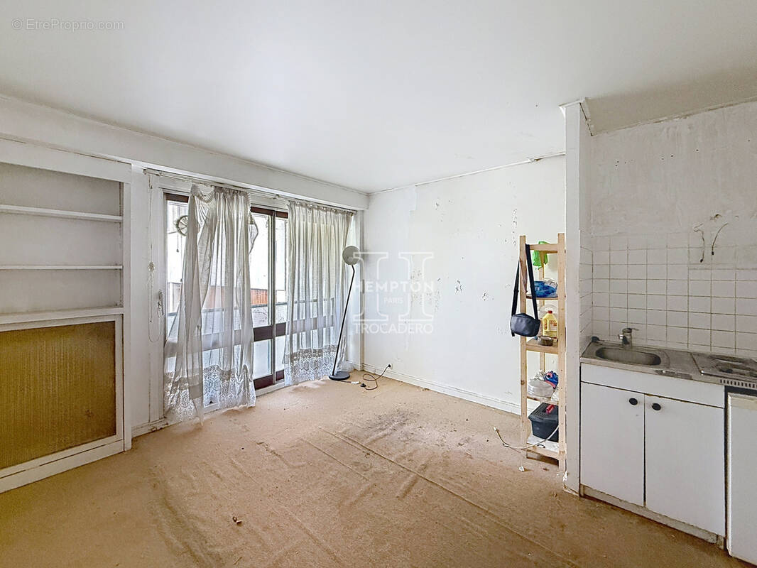 Appartement à PARIS-16E