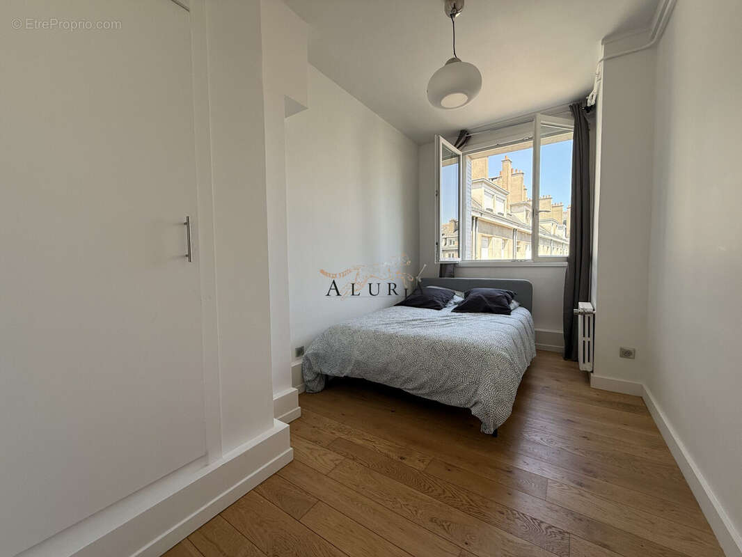 Appartement 64 m² à Tours  - photo 8