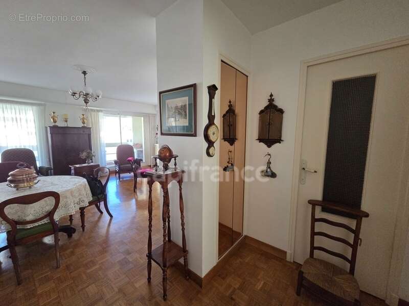 Appartement à MARSEILLE-5E