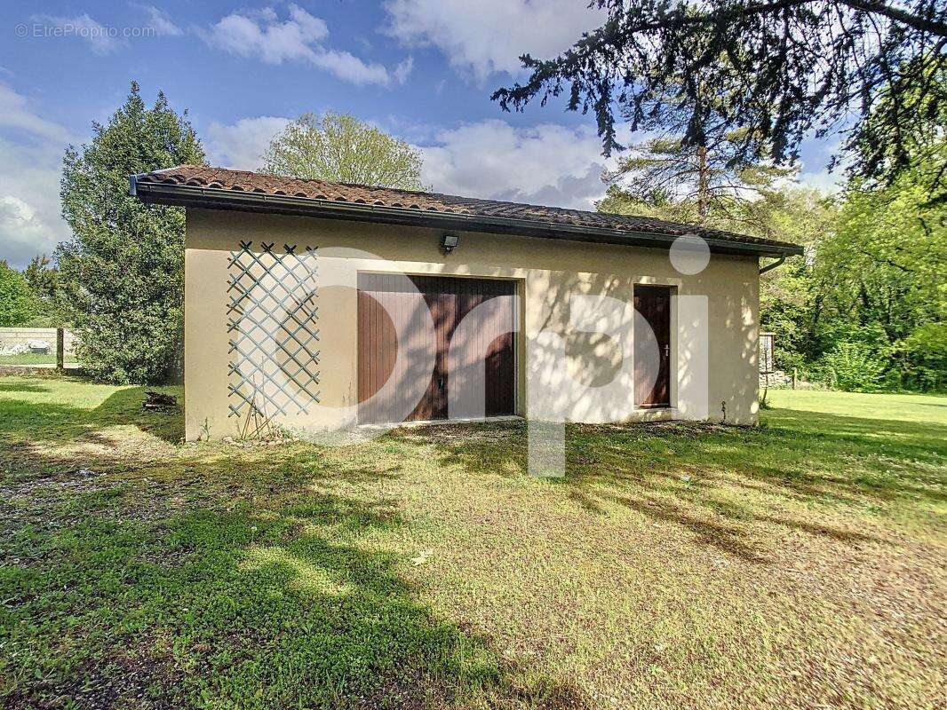 Maison à CHAMPCEVINEL