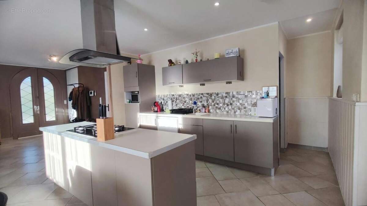 Maison à TROIS-PALIS