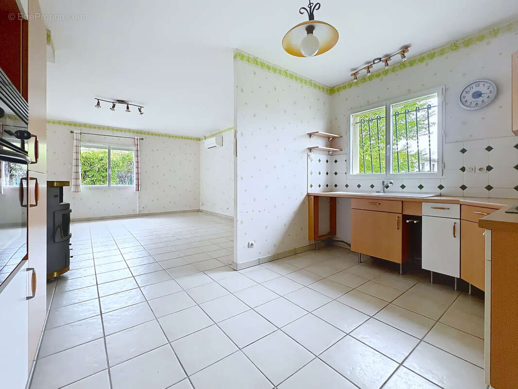 Maison à SAINT-GENIS-LAVAL