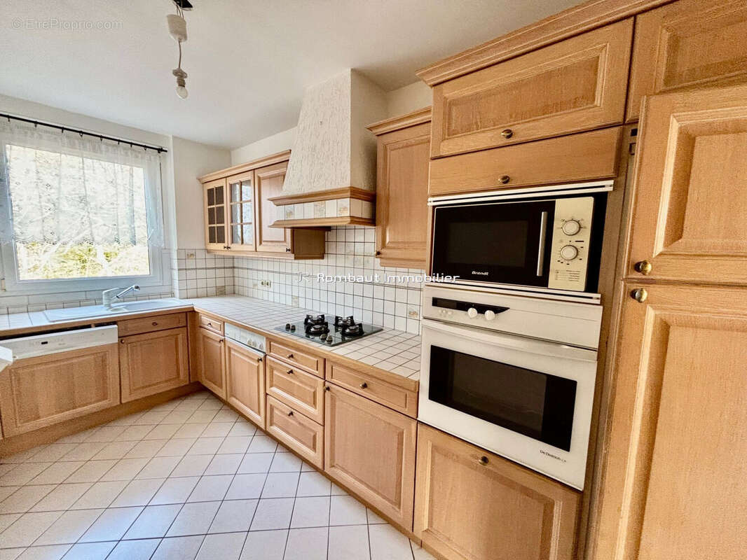 Appartement à LA CELLE-SAINT-CLOUD