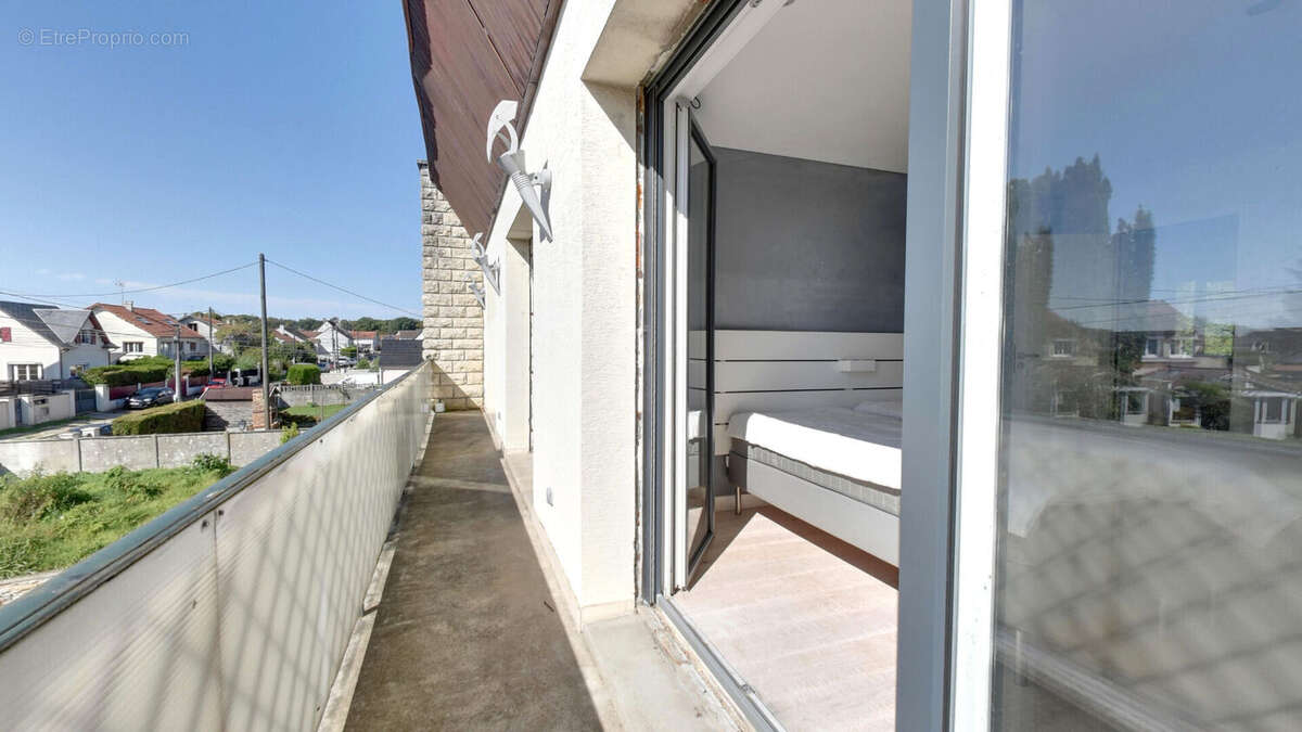 Maison à OZOIR-LA-FERRIERE