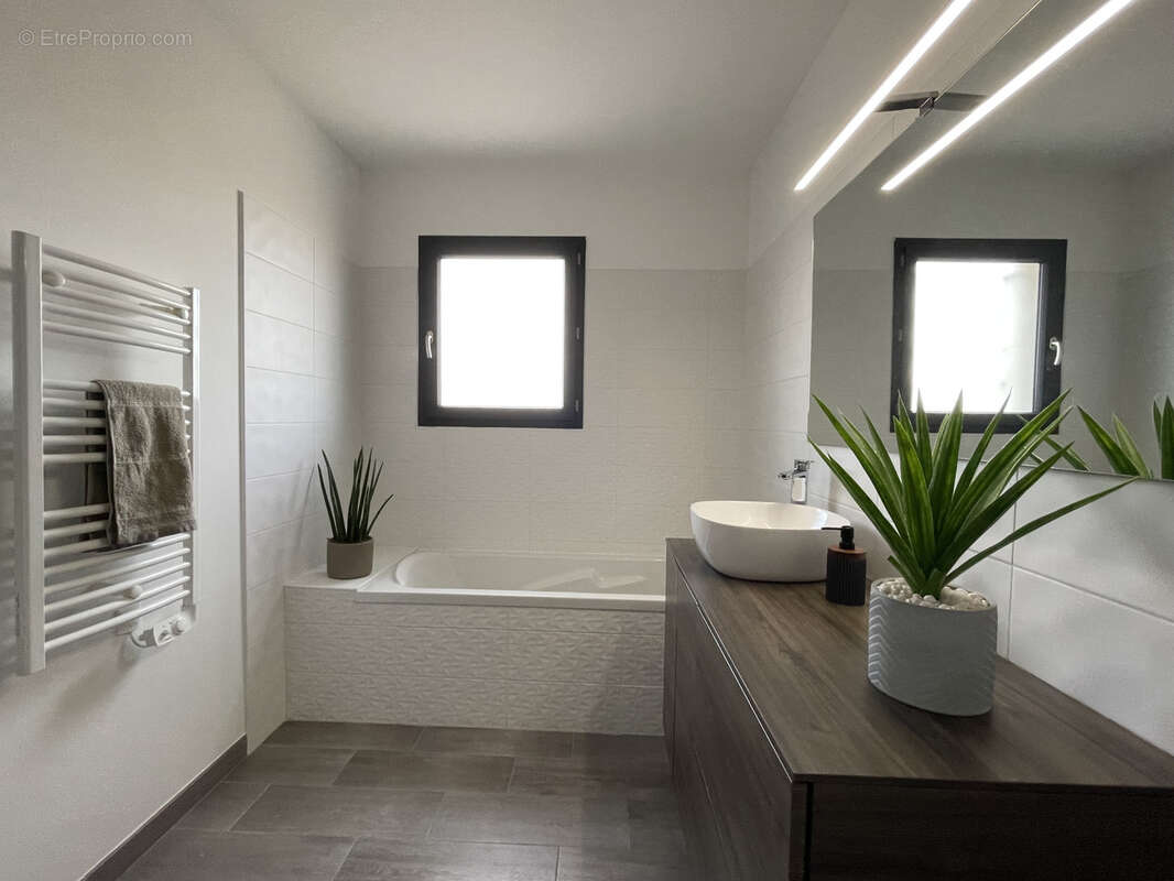 Maison à LEZIGNAN-CORBIERES