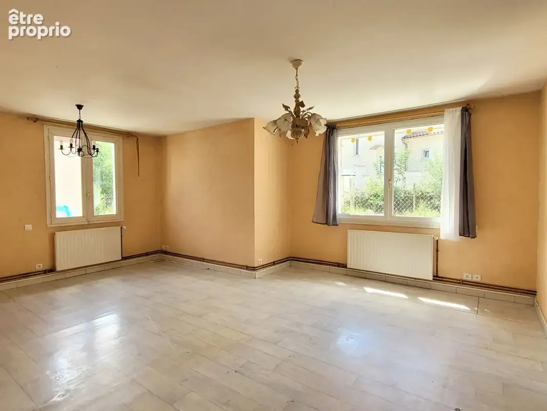 VALS: Maison de plain pied avec petit terrain - photo 5