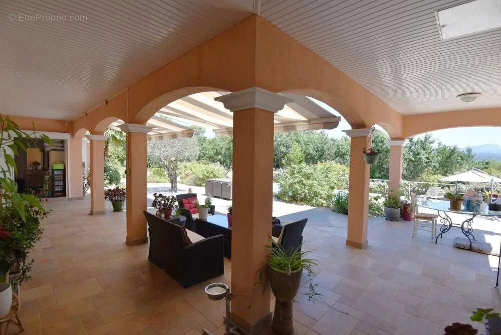 Maison à FAYENCE