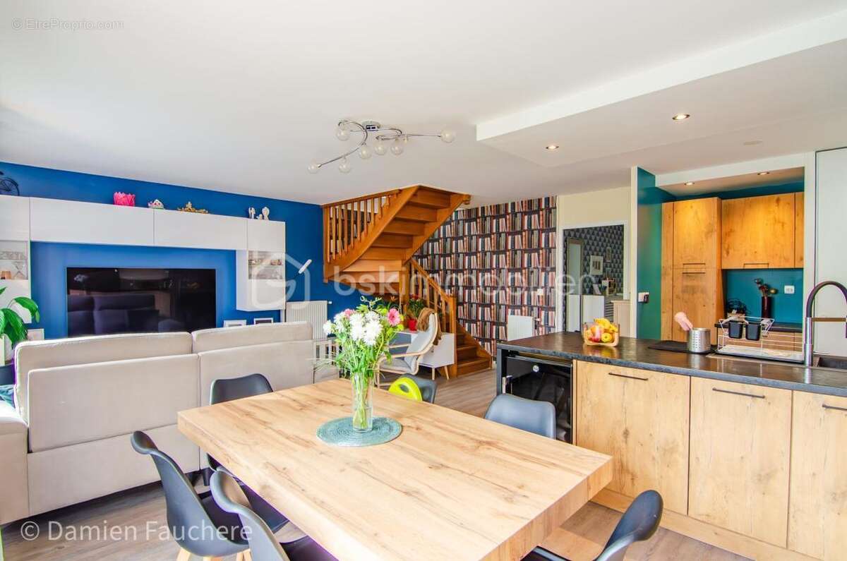 Maison à VAUX-LE-PENIL