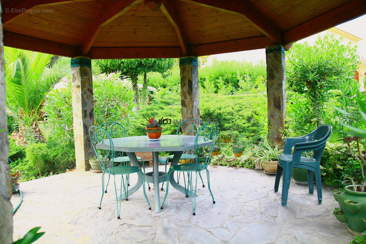 Maison 200 m² à Canohes  - photo 2