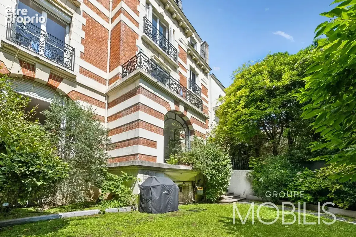 NEUILLY-SUR-SEINE - DUPLEX- 236m2-8 Pièces-5 Chambres- Jardin -3 Terrasses- Balcon - photo 19
