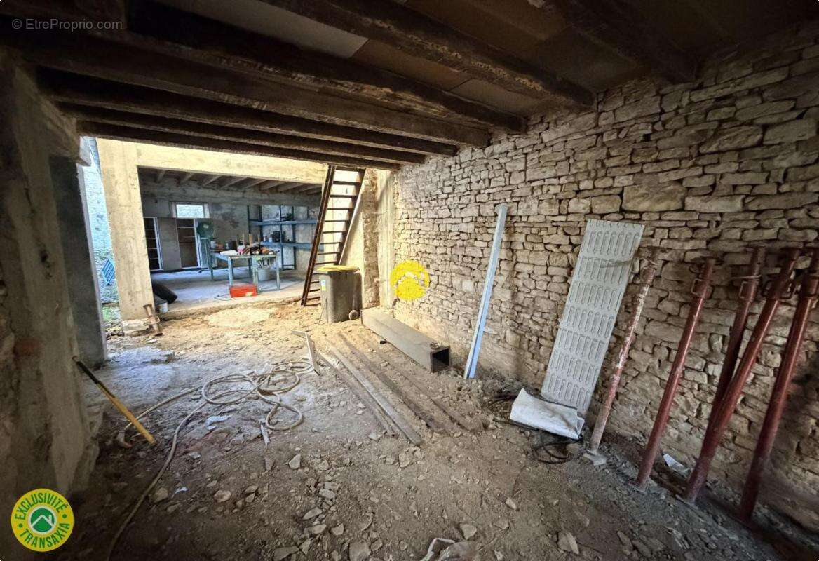 Maison à CHATEAUNEUF-SUR-CHER