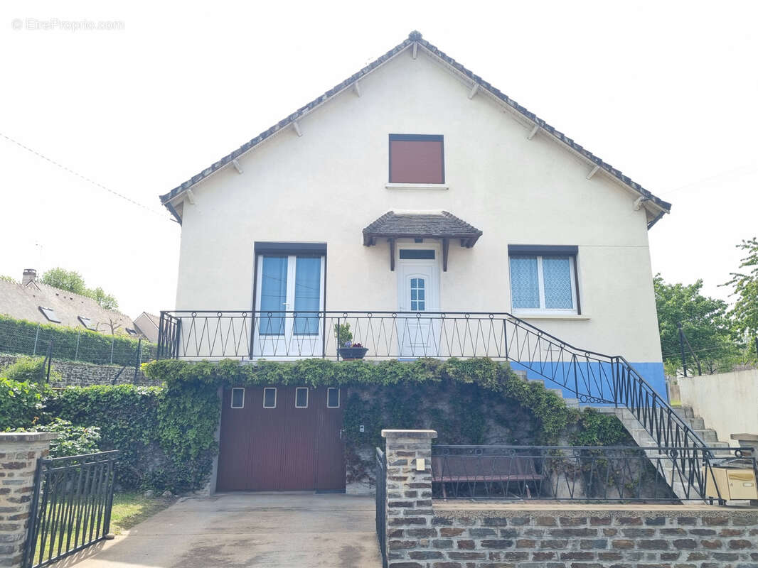 Maison à MONTGIVRAY