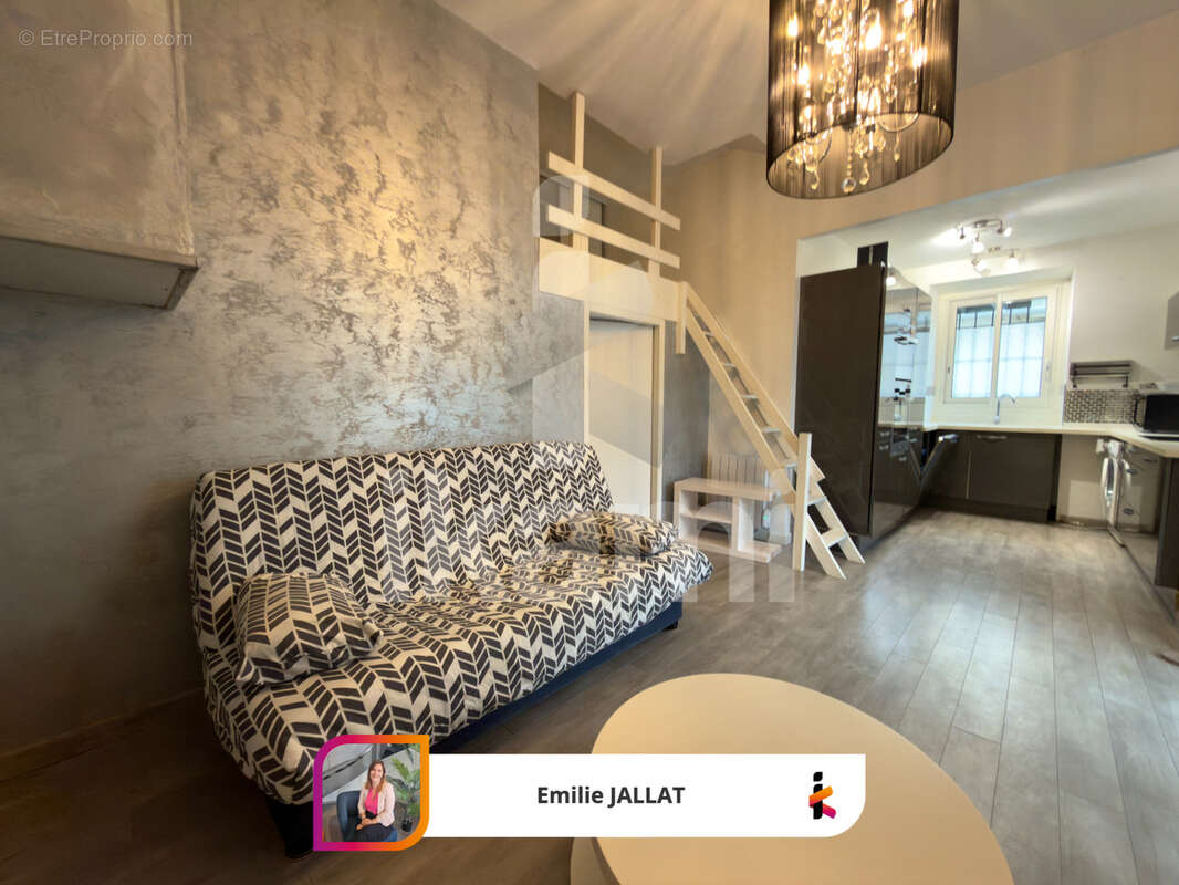 Appartement à FONTAINE