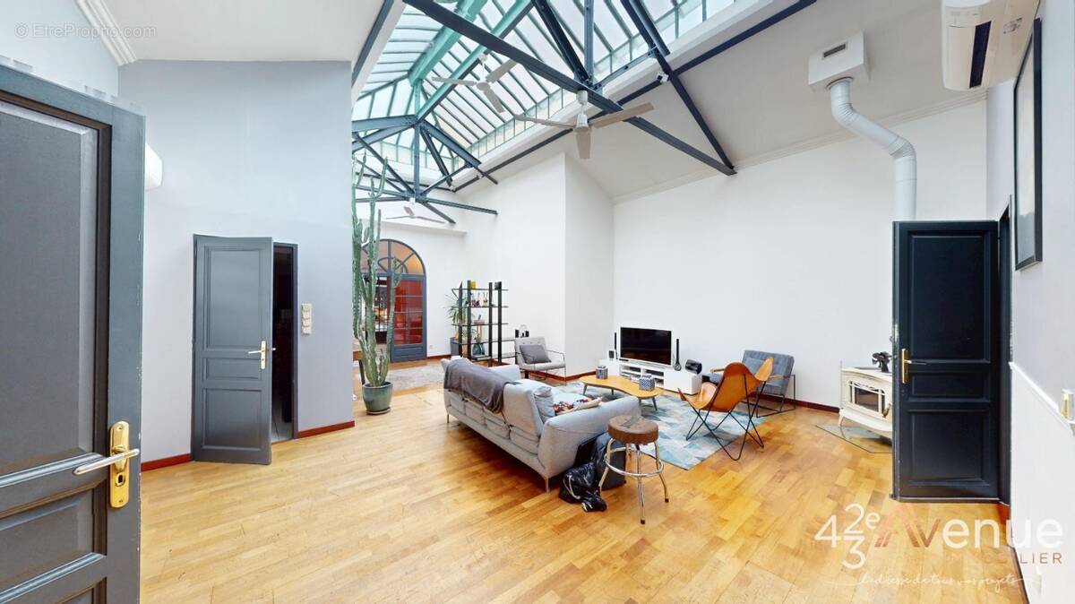 Appartement à SAINT-ETIENNE