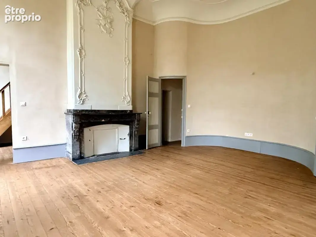 Appartement de charme T2 de 54 m² au sein d’un immeuble historique - photo 1