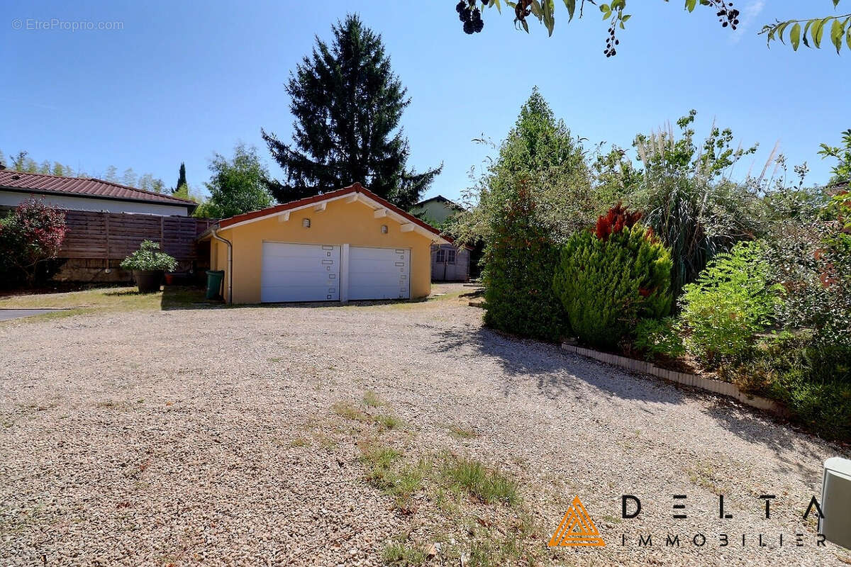 Maison 185 m² sur terrain de 1502 m² avec piscine - photo 15